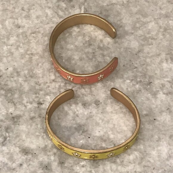 Set of 2 Enamel Floral Cuff Bracelets Gold Tone Yellow Coral Womens Adjustable - Picture 2 of 3